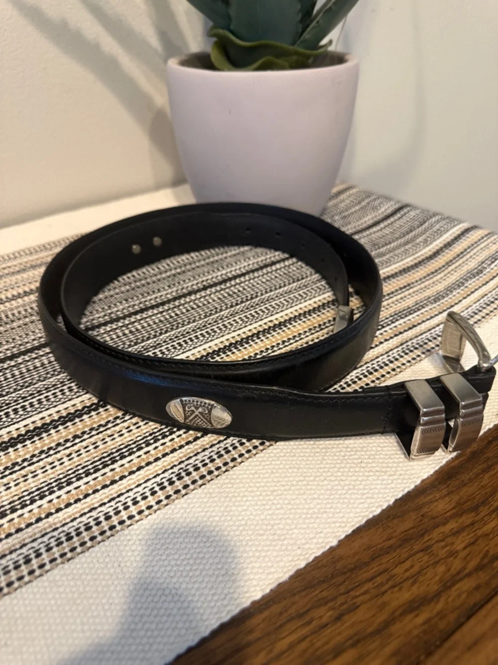AML 3000 Leather Belt Top Grain Black Golf Club Belt Silver Buckle Accents 42‎